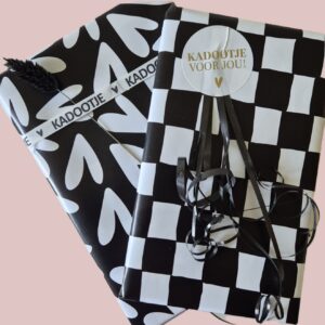 Alternative view of Cadeaupapier ZwartWit Hartjes & Blokjes