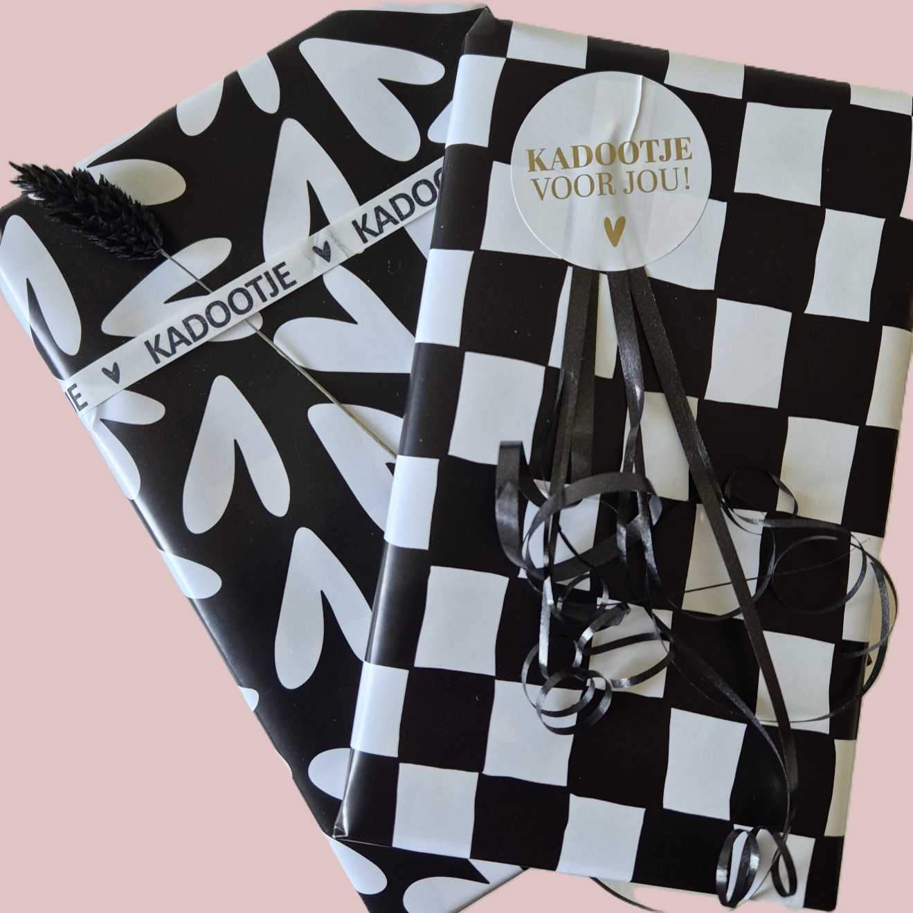 Cadeaupapier ZwartWit Hartjes & Blokjes - Afbeelding 2
